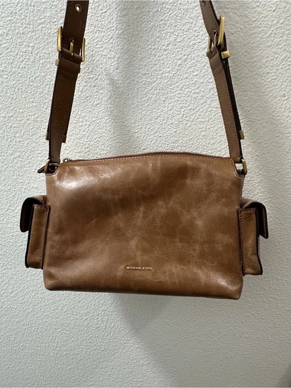 Michael Kors Dakota Medium Pocket Leather Shoulder Bag Unused ( Tag Inside )